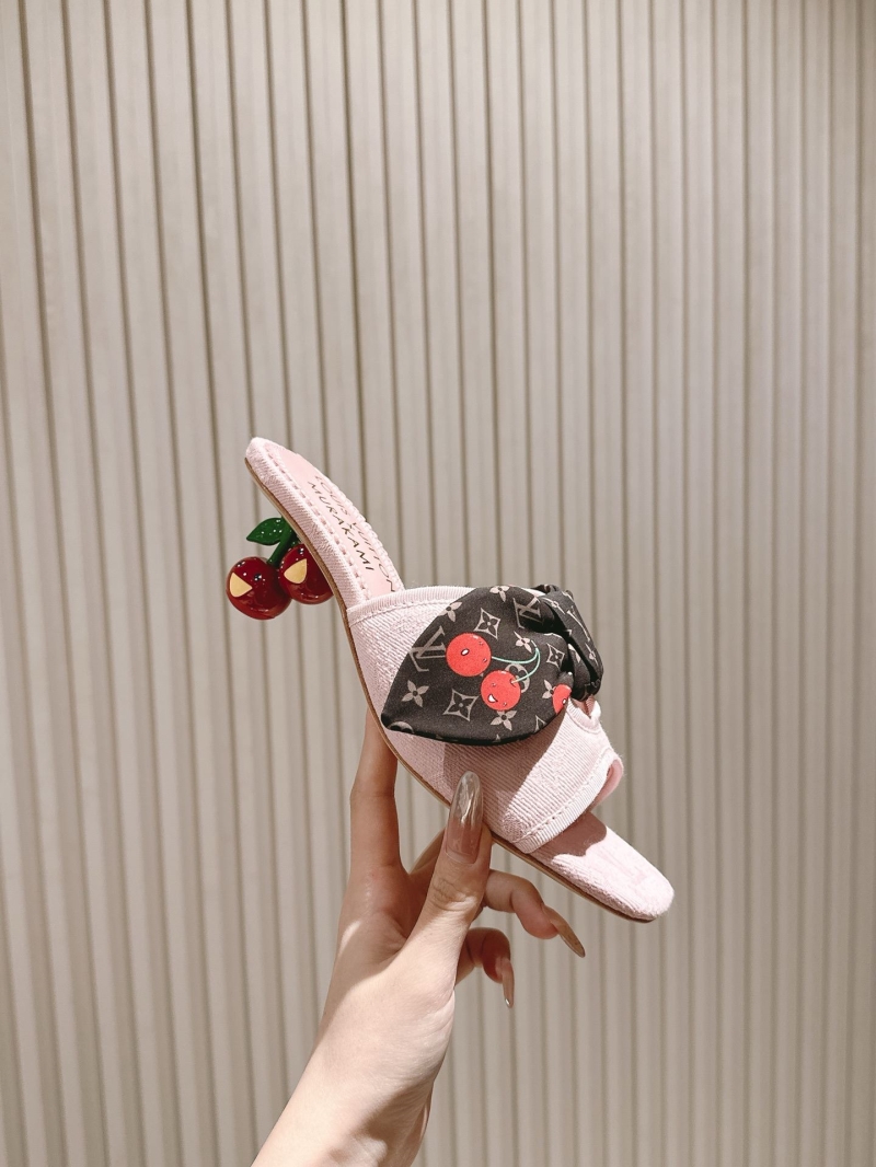 l0vis Vvtt0n slippers